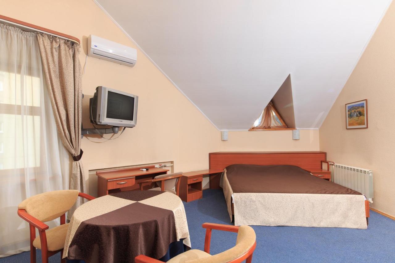Hotel Zhayvir Kiev Exterior foto